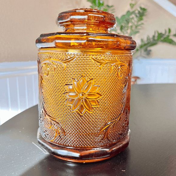 Vintage 1971-1989 New in Box Indiana Glass Tiara Sandwich Amber 7” Kitchen Stora - Picture 1 of 8